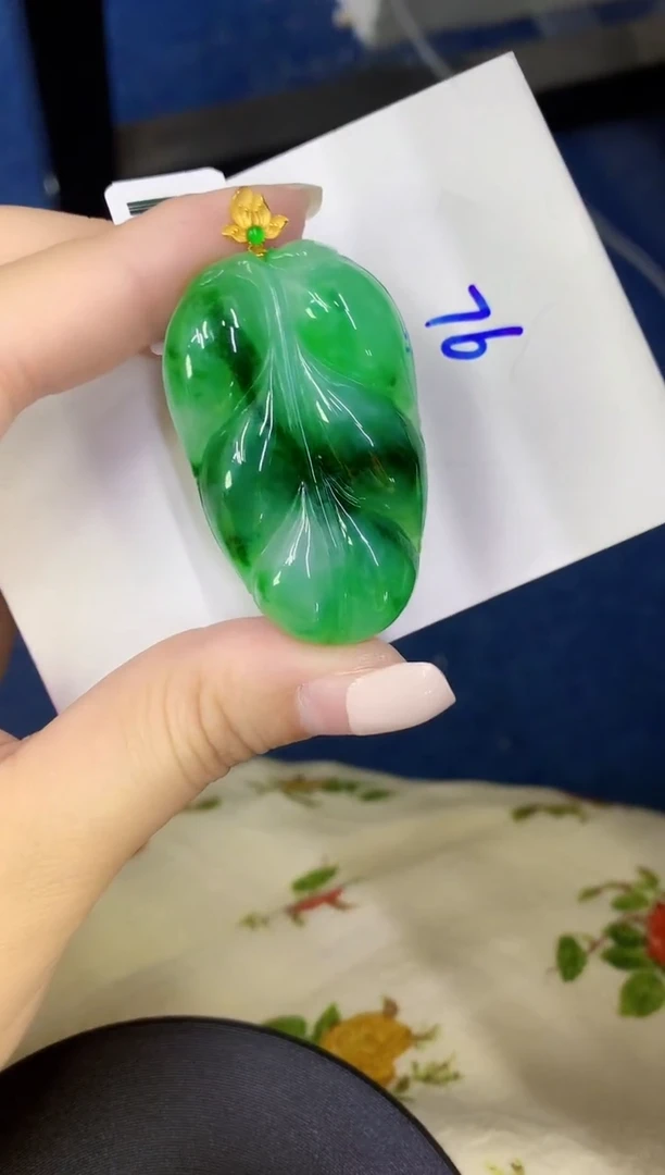 颈饰18K金镶嵌翡翠缅甸天然翡翠A货