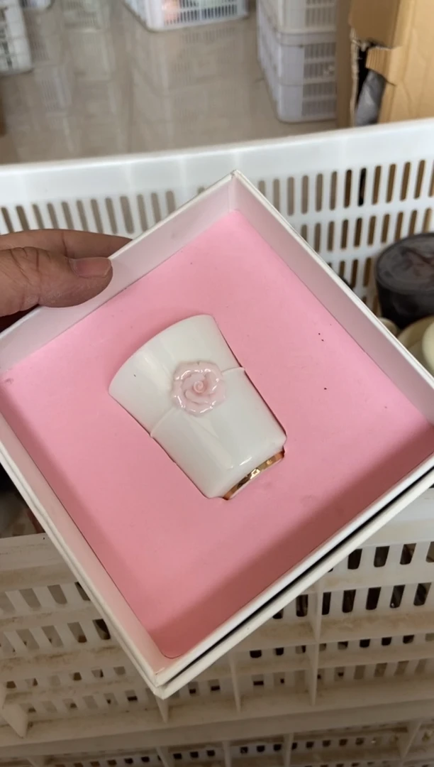 摆件摄影的产品有使用过的痕迹有点脏介意勿拍