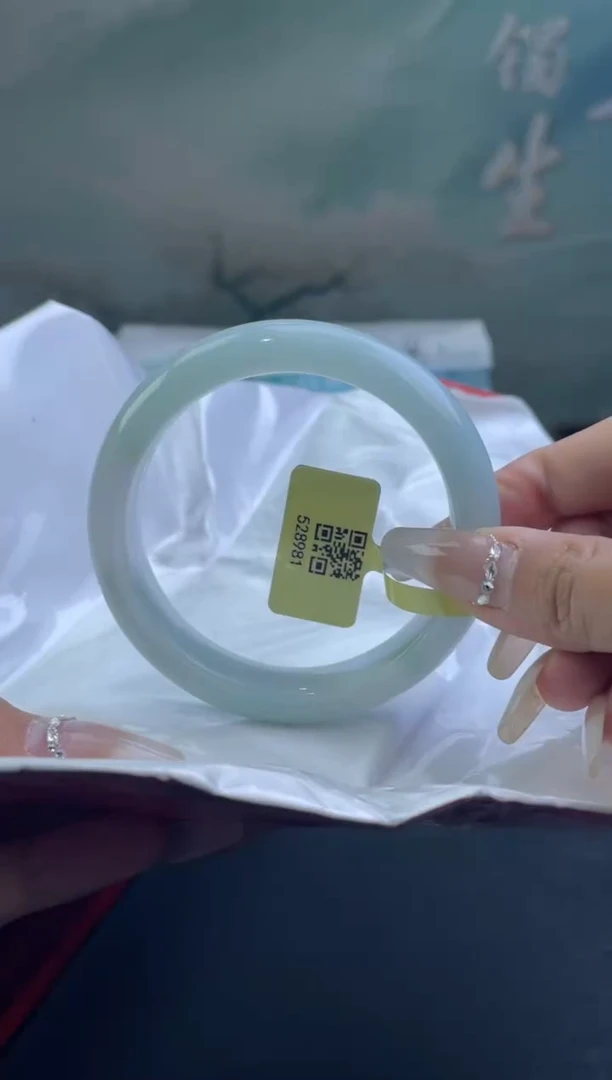 翡翠手镯未镶嵌8翡翠手镯