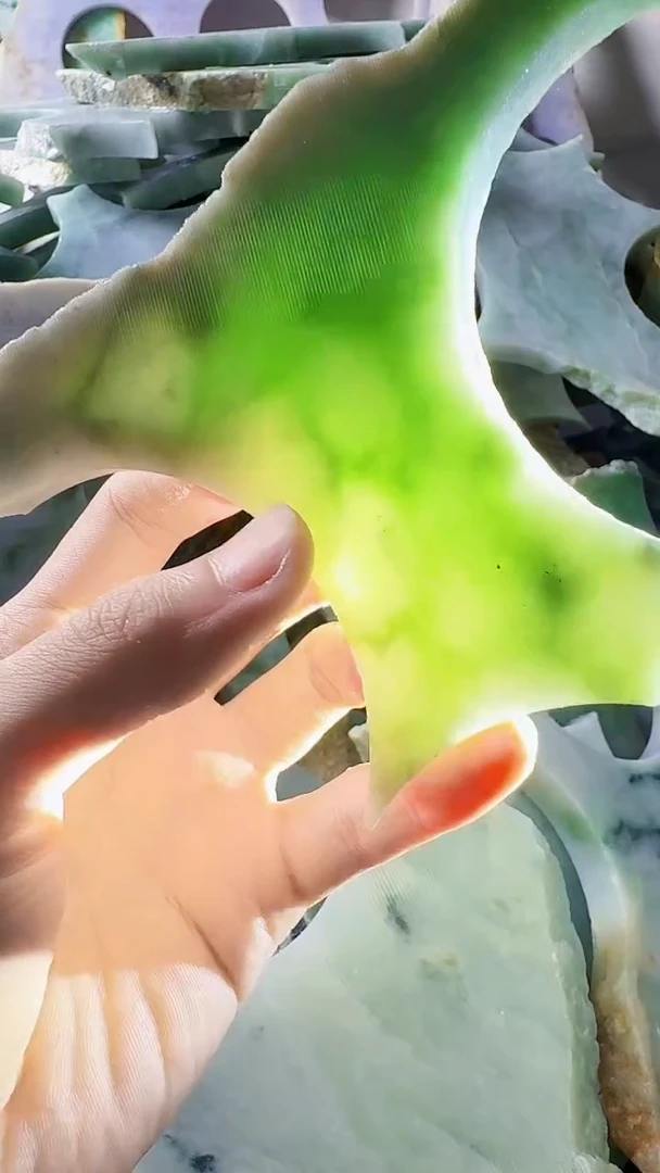 翡翠裸石缅甸翡翠A货文8133