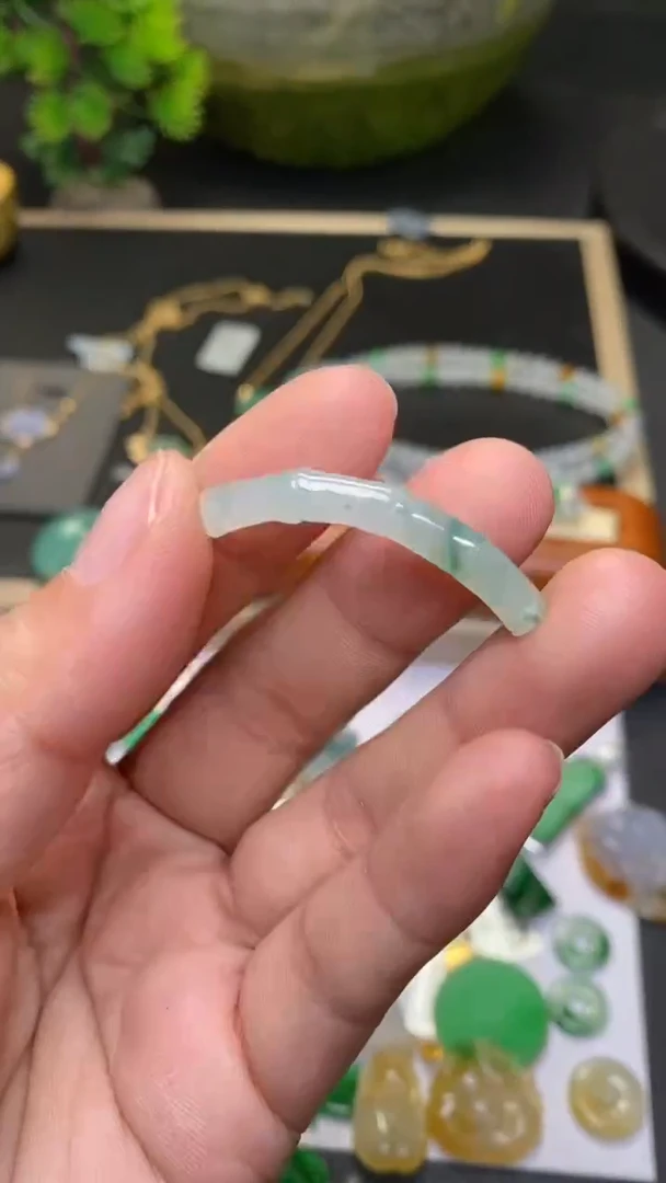 颈饰未镶嵌翡翠净货34357