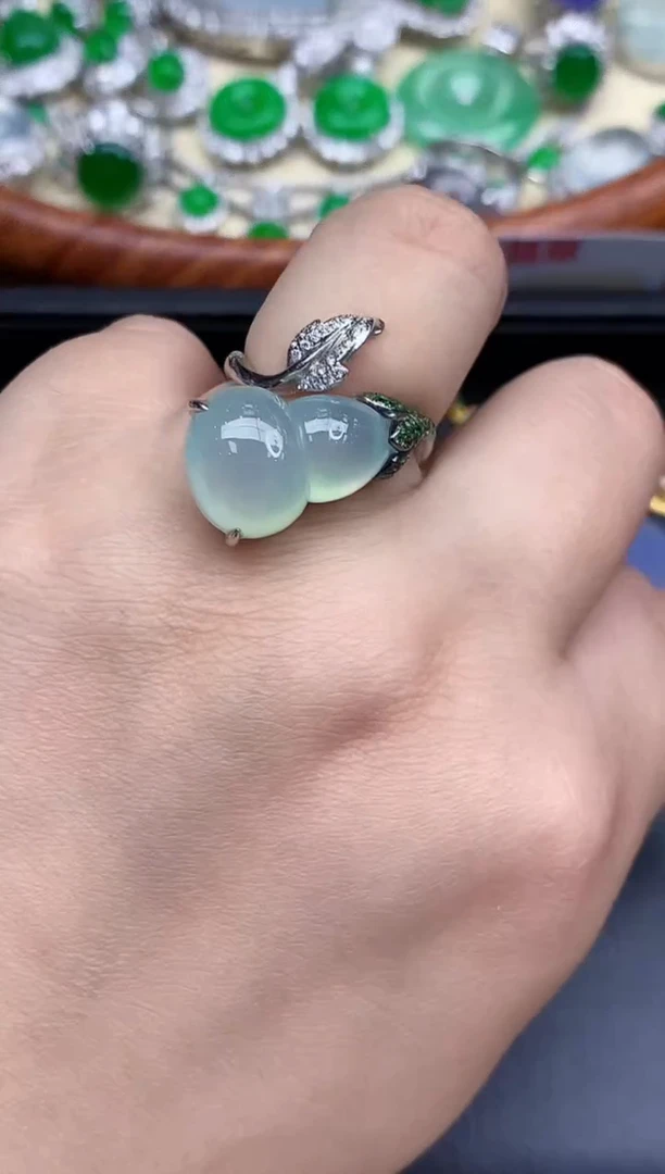 18K金镶嵌戒指翡翠559-中国好珍宝