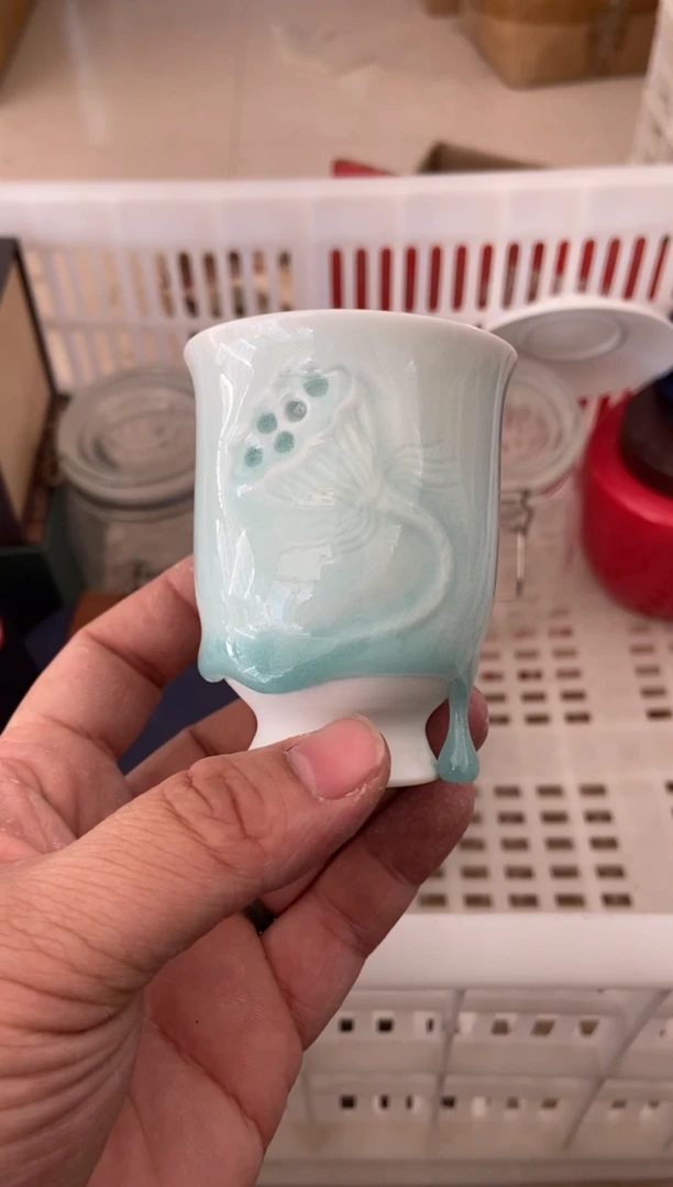 无运费险有瑕疵的摄影的产品有使用过的痕迹有点脏介意勿拍杯
