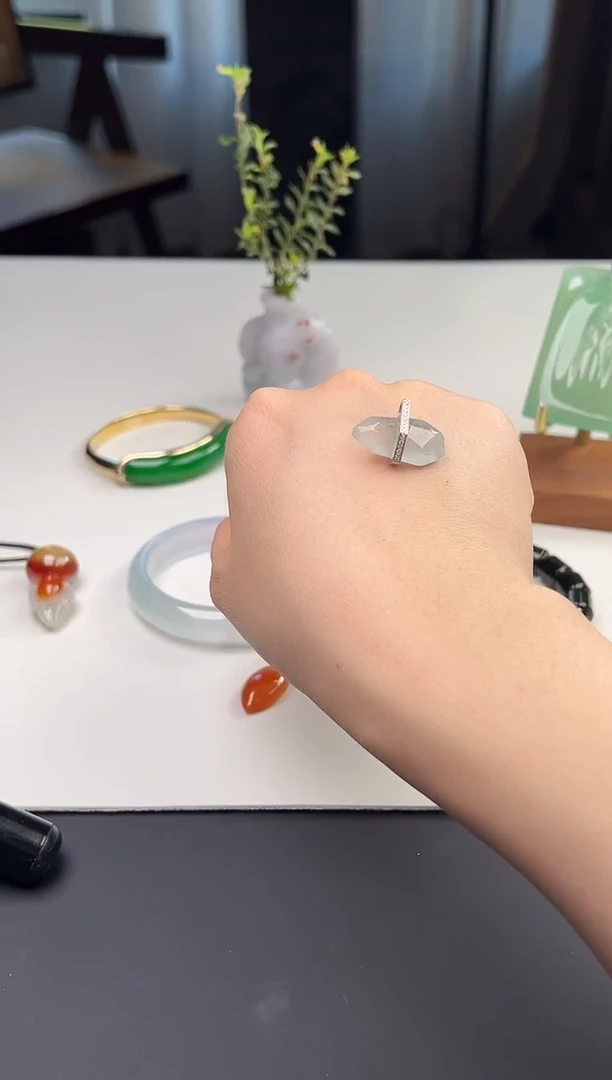 吊坠(不含链)18K金镶嵌翡翠拾光