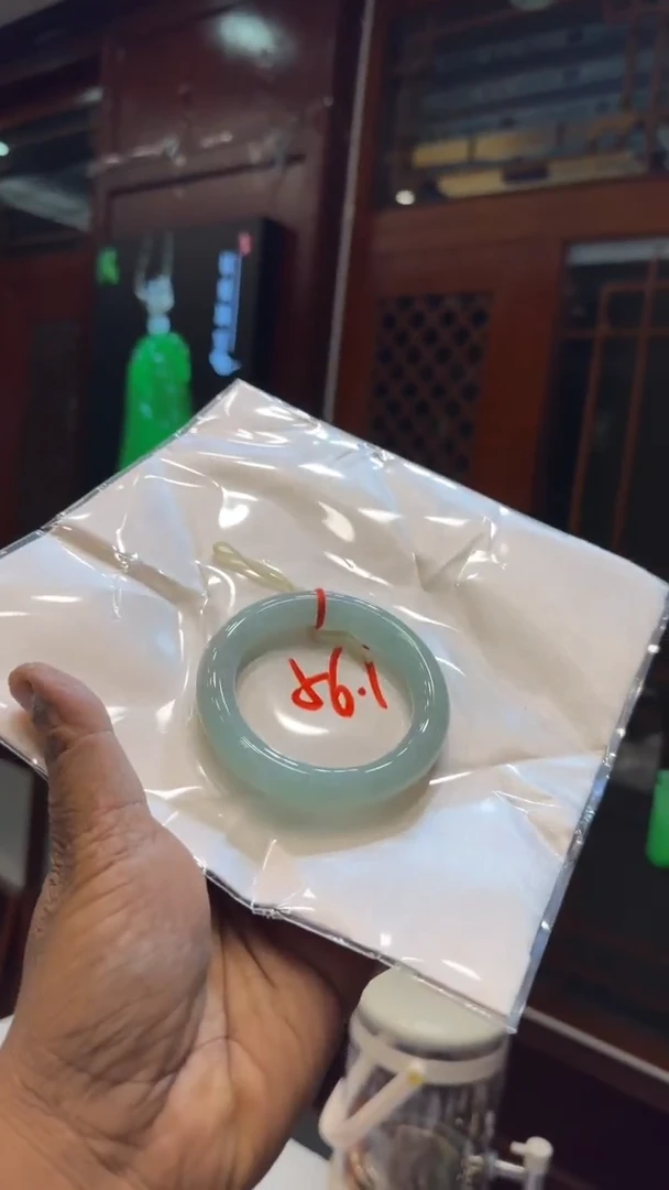 未镶嵌手镯翡翠手镯