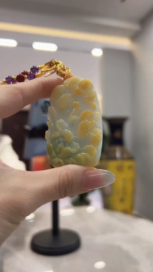 翡翠未镶嵌颈饰花开富贵