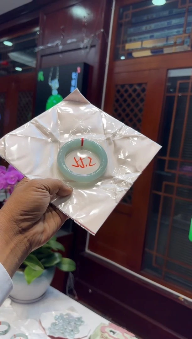 未镶嵌手镯翡翠手镯