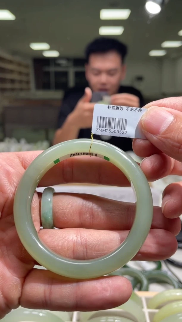 和田玉手镯未镶嵌【老卢徒弟放漏款】3522