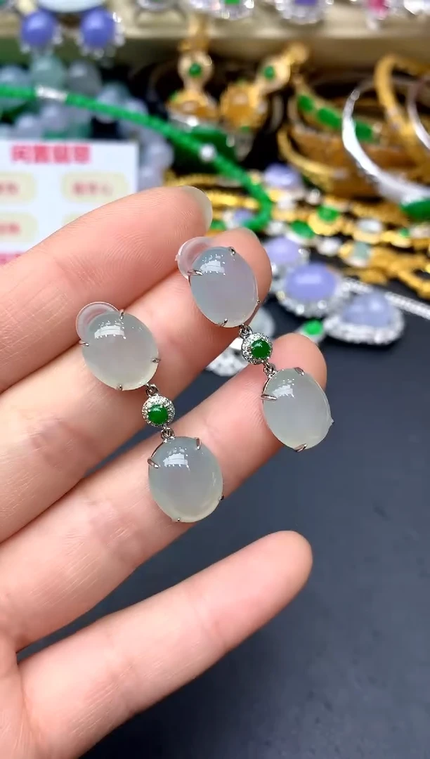 18K金镶嵌翡翠耳饰360 -中国好珍宝