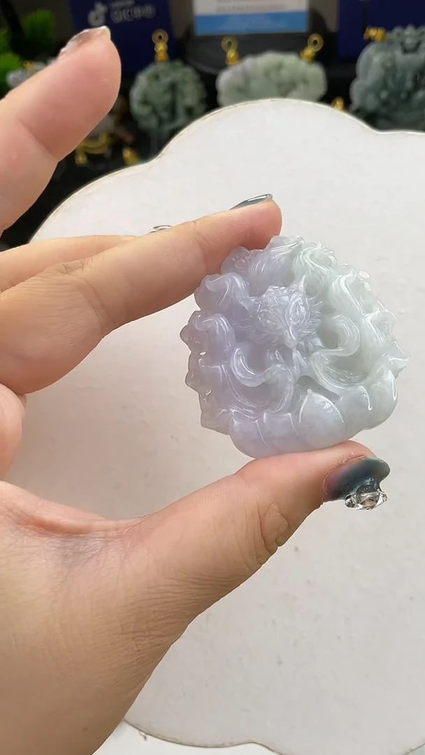 翡翠未镶嵌颈饰微瑕1410赠链,部分宝贝微瑕主播介绍为准