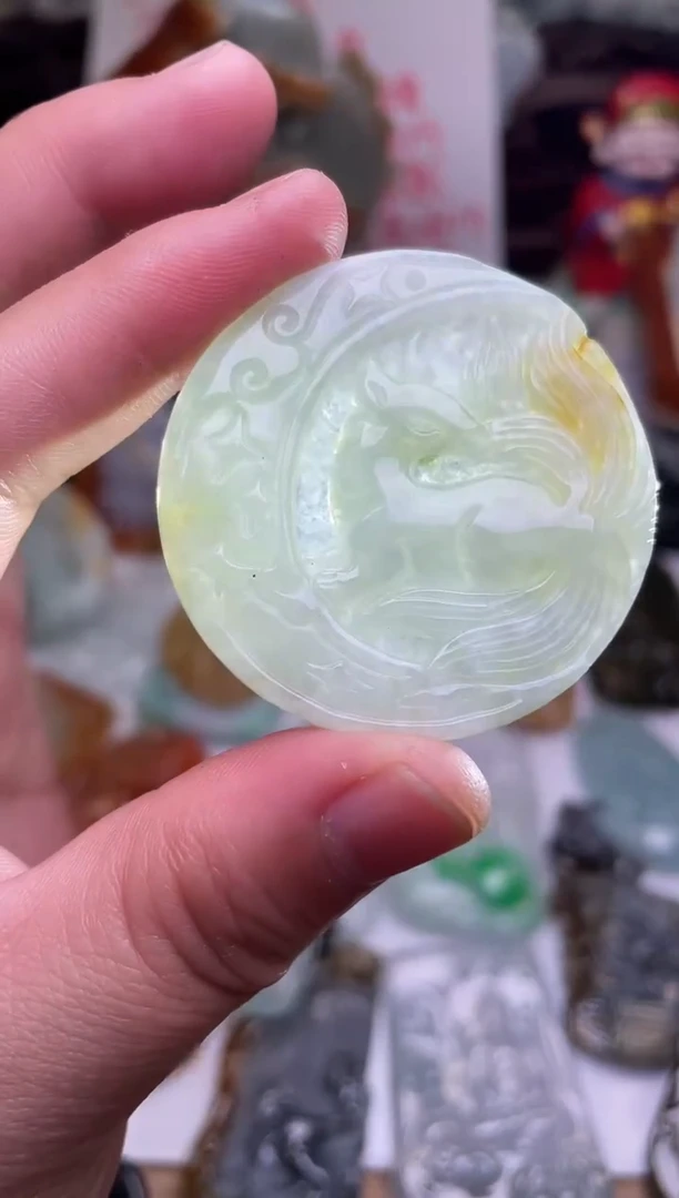 颈饰未镶嵌翡翠九尾狐