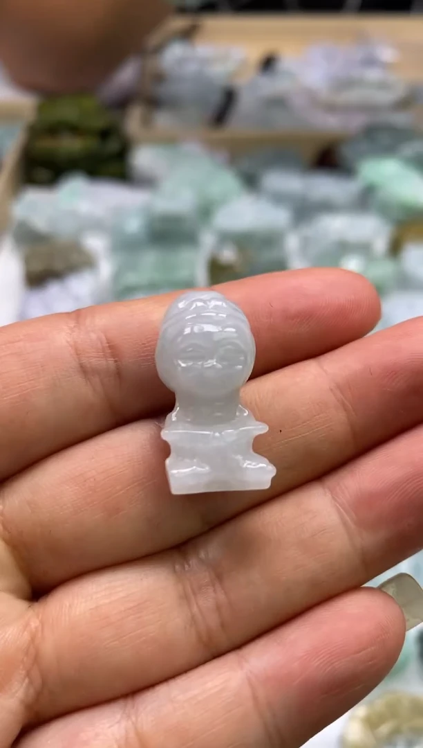 翡翠未镶嵌颈饰多人吊坠