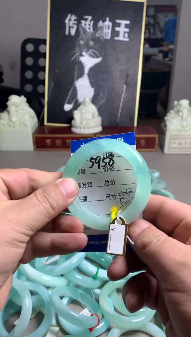 【闪购商品】蛇纹石玉手镯未镶嵌5958