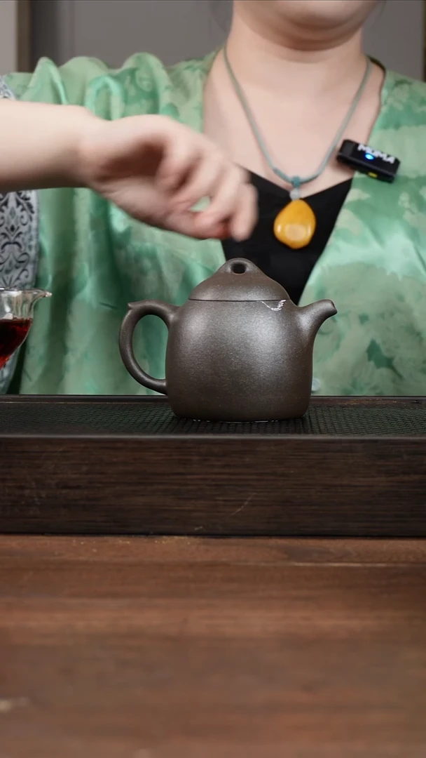 茶壶紫砂紫泥还原烧秦权     220CC    微瑕