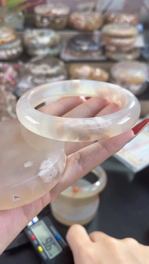 未镶嵌手镯石英质玉64（赠送镯心 不保证完美）