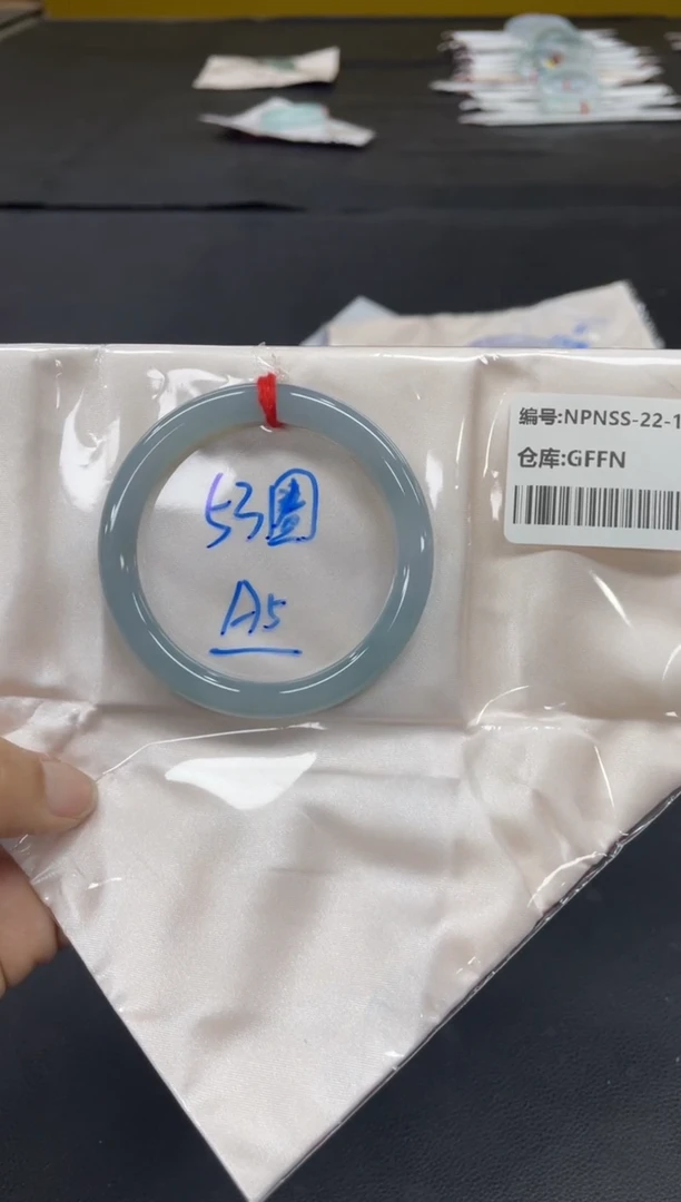 未镶嵌手镯翡翠翡翠手镯