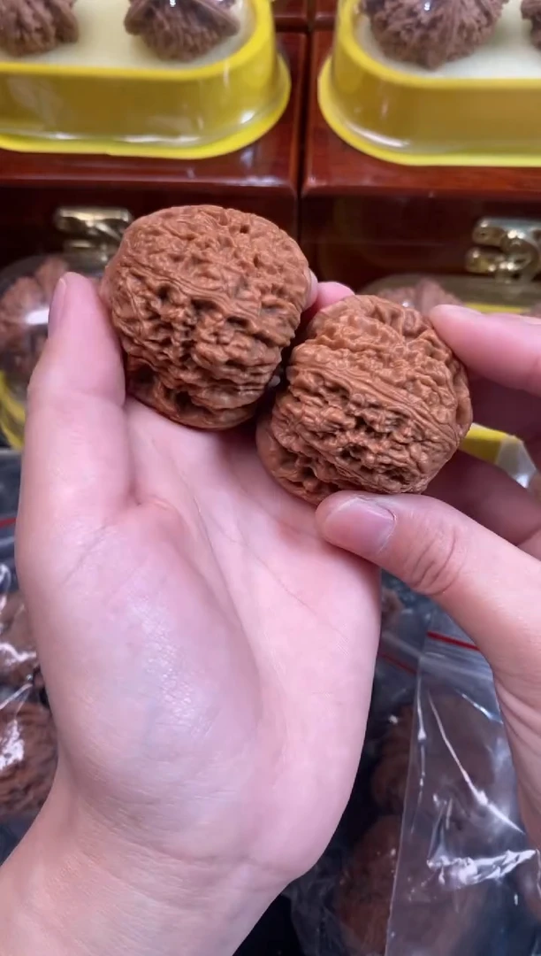 把件文玩核桃南疆石43尺Q467