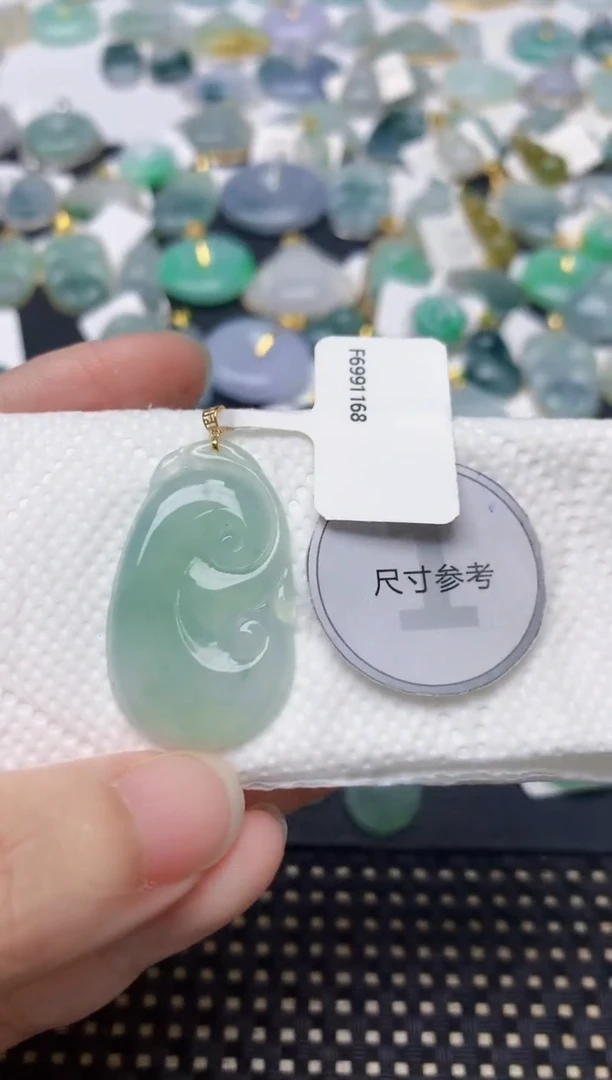 颈饰18K金镶嵌翡翠天然缅甸A货翡翠