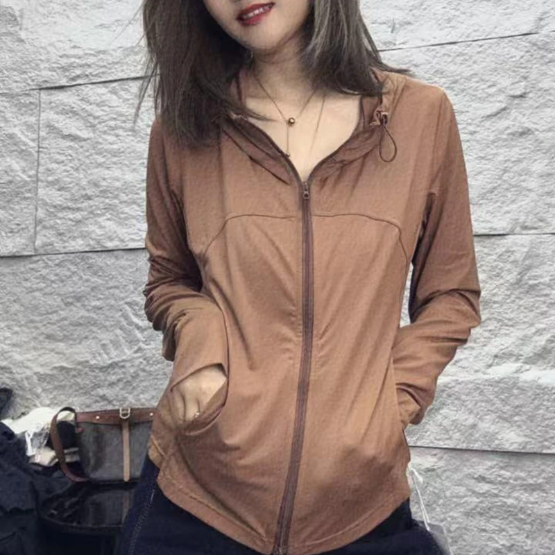 气质轻熟风运动时尚外套女2025夏季新款百搭舒适腰线连帽防晒衣女