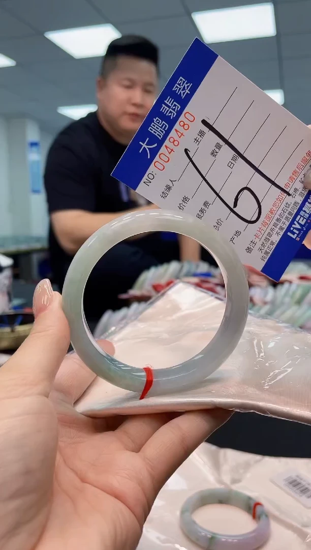 【闪购商品】翡翠手镯未镶嵌AAAAAAAAAA