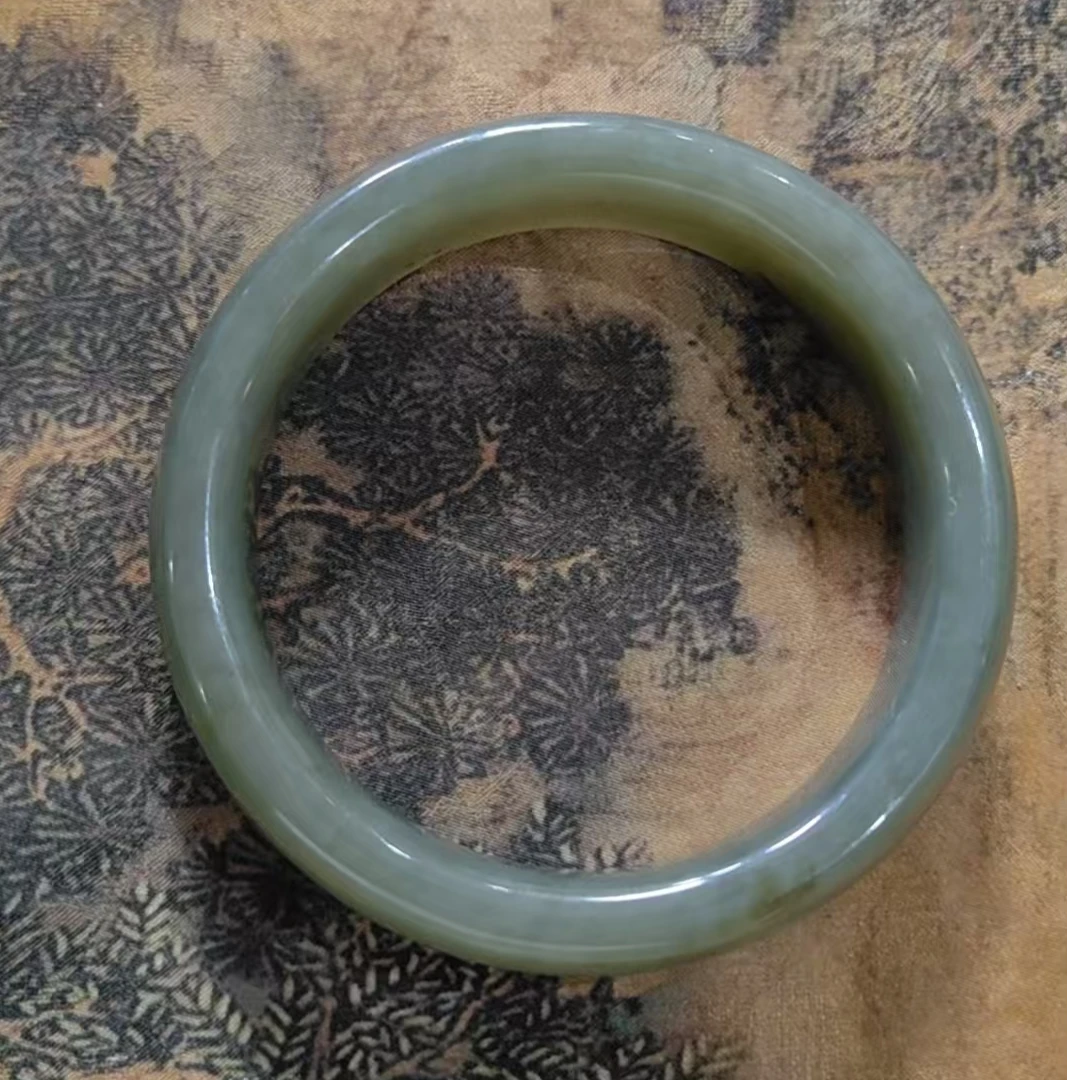 和田玉气质百搭手镯