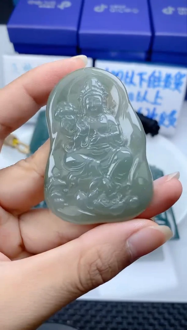 翡翠未镶嵌颈饰