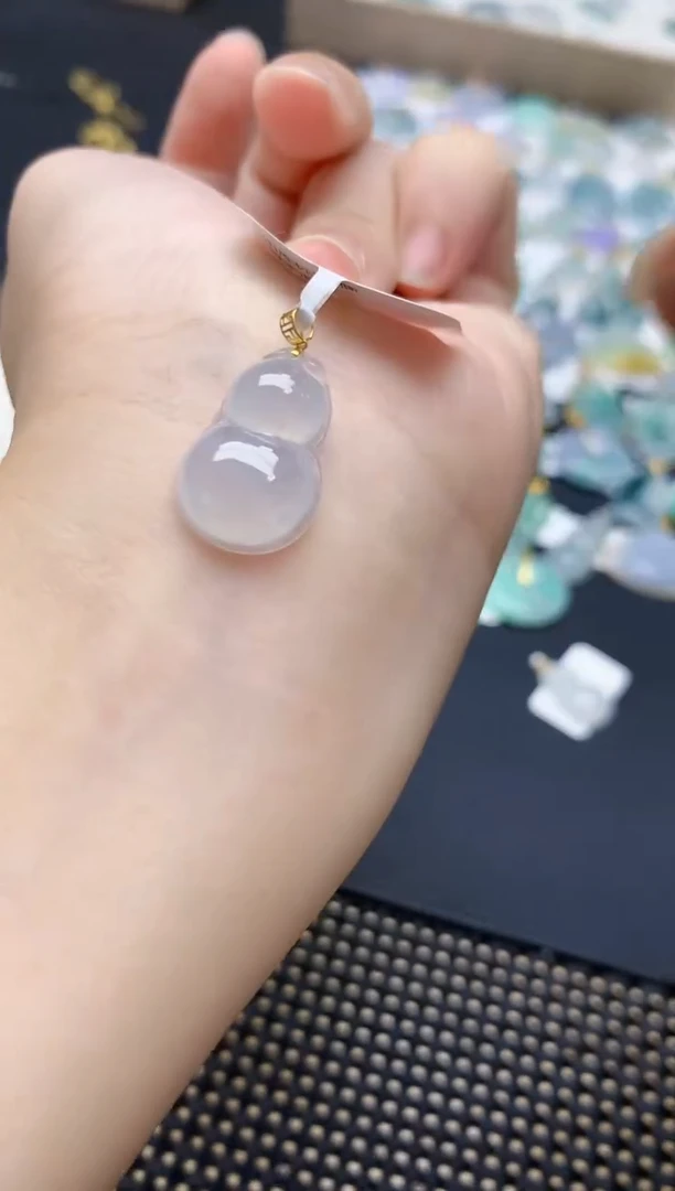 颈饰18K金镶嵌翡翠天然缅甸A货翡翠