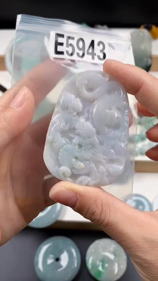 颈饰未镶嵌翡翠天然翡翠吊坠挂件