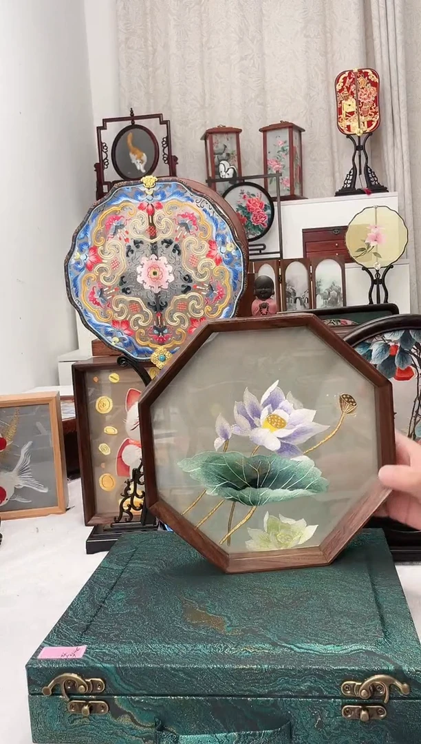 扇子苏绣作品手工摆台