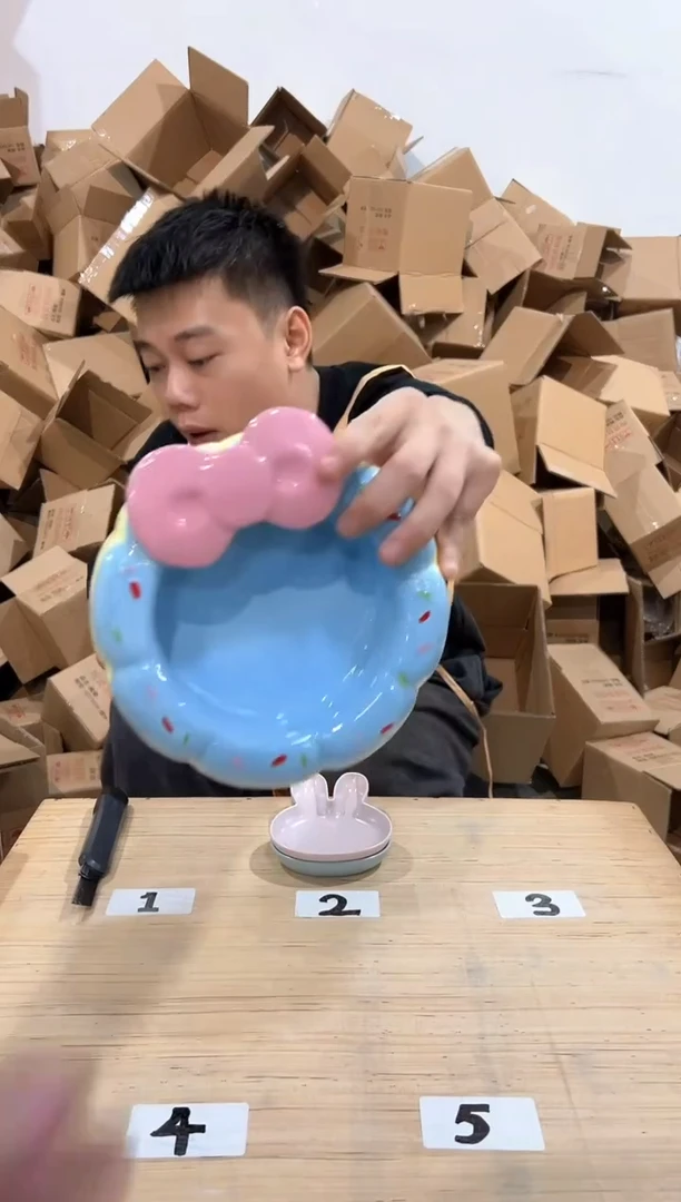 瓷片甜甜圈猫碗