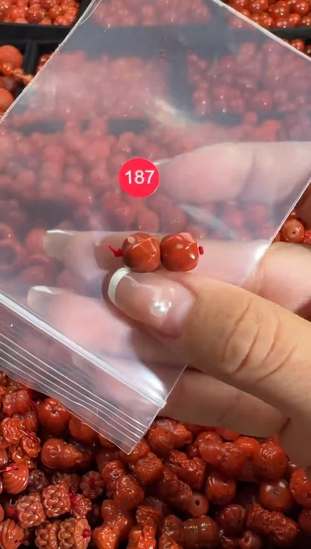 颈饰未镶嵌南红玛瑙1