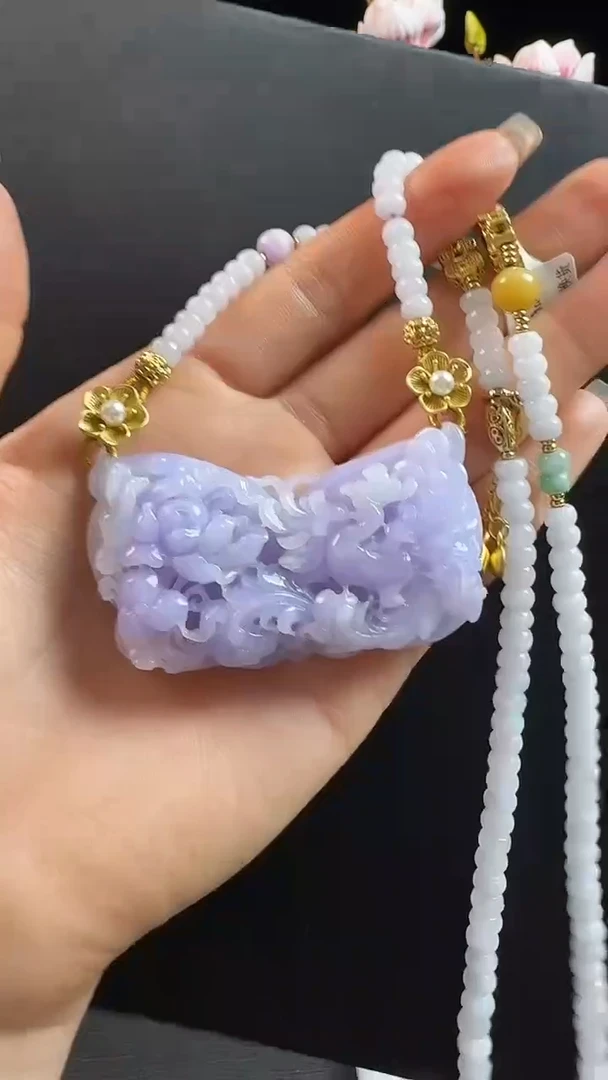 颈饰未镶嵌翡翠凤穿牡丹