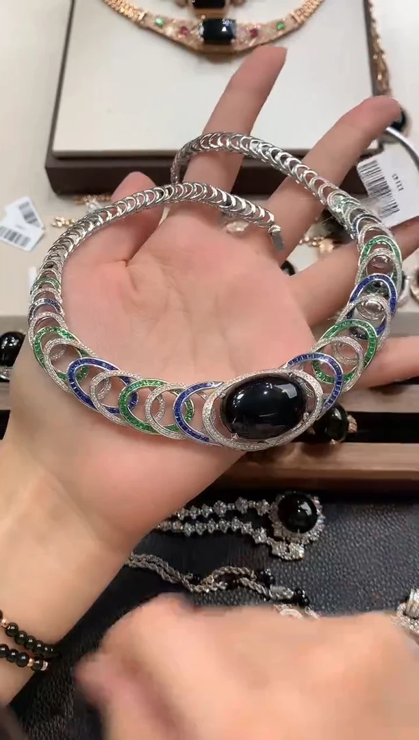 颈饰18K金镶嵌翡翠木***奢q99