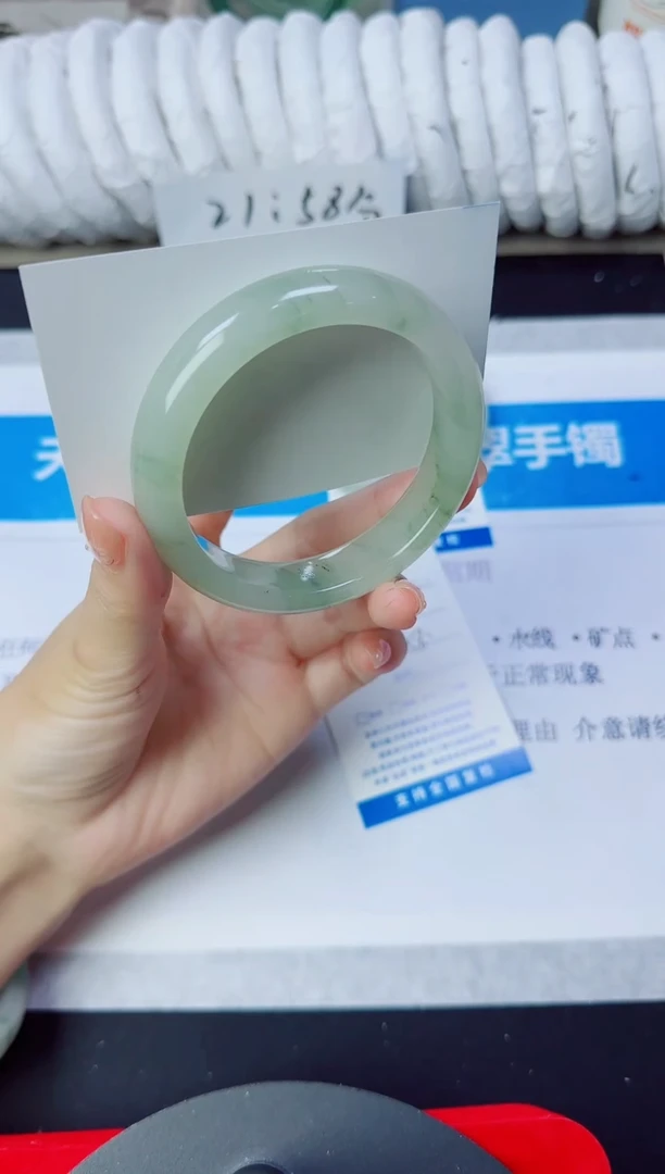 石英质玉手镯未镶嵌122/58