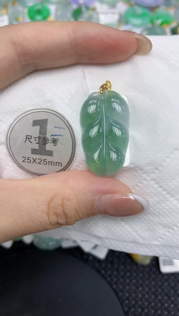 颈饰18K金镶嵌翡翠111111