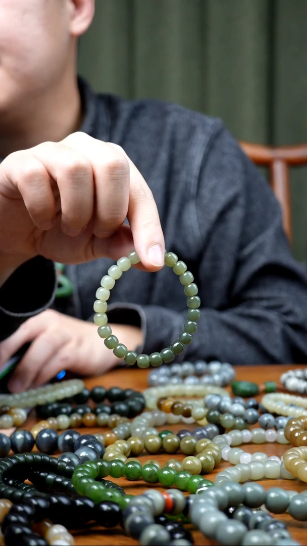 未镶嵌手链和田玉（糖玉）老型珠渐变17