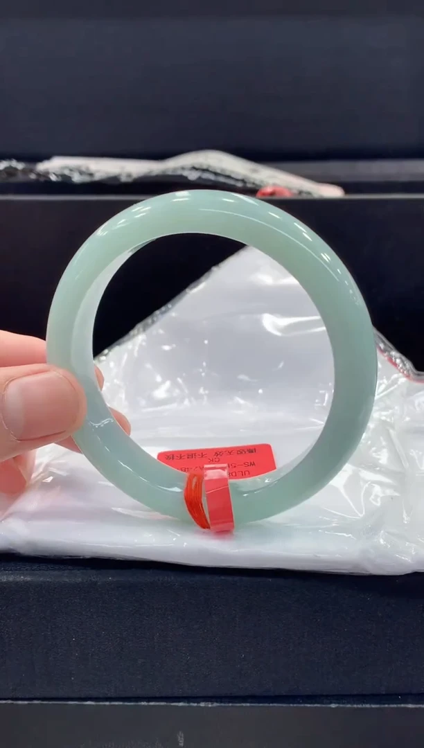 未镶嵌手镯翡翠翡翠手镯