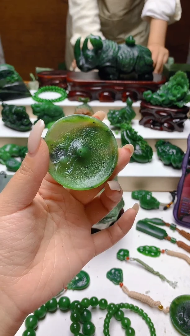 未镶嵌和田玉（碧玉）珠宝半成品随机发货一个