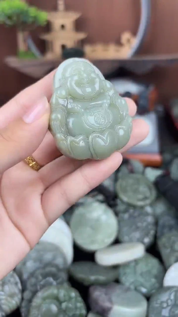 和田玉未镶嵌颈饰1