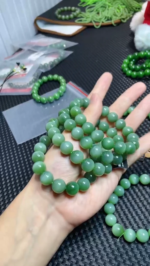 颈饰未镶嵌和田玉和田玉碧玉粉青手串12mm多样性其一发货