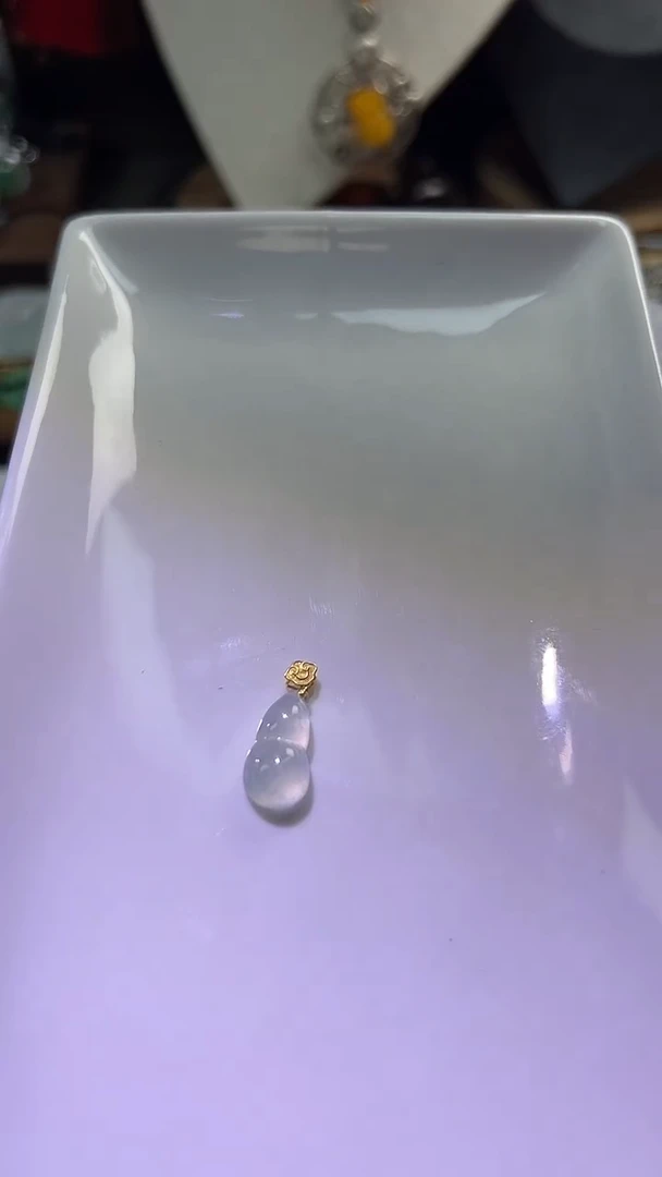 【闪购商品】翡翠颈饰未镶嵌冰葫芦