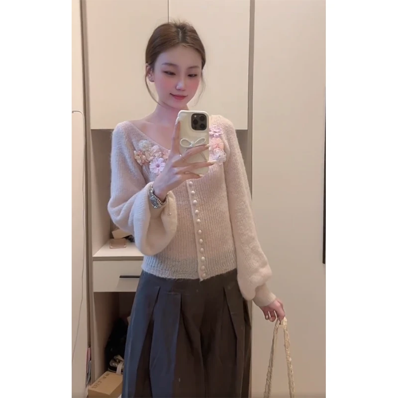 2025秋季排扣长袖显瘦百搭立体花朵针织开衫上衣直筒韩系休闲裤
