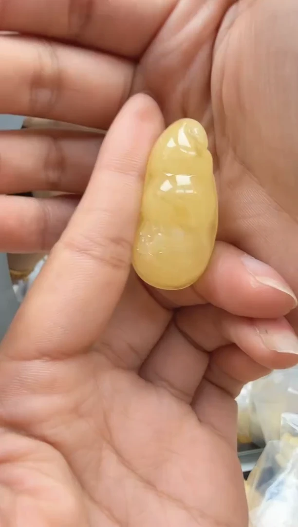 【闪购商品】琥珀裸石未镶嵌配饰