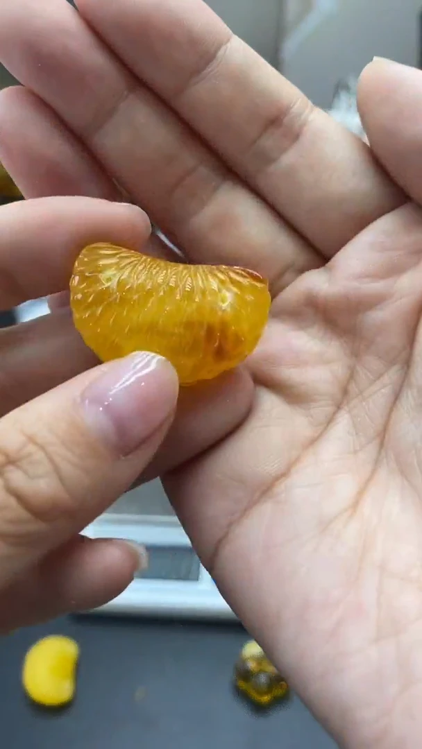 未镶嵌琥珀珠宝奇石477