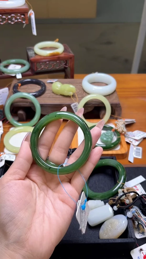 未镶嵌手镯和田玉俄料碧玉 54+圈