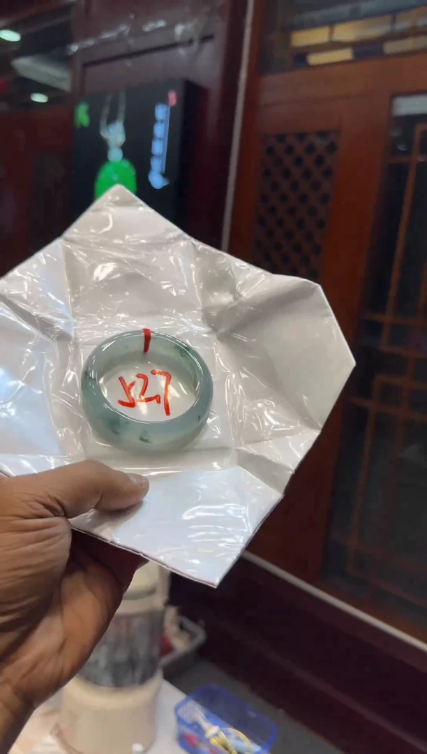 未镶嵌手镯翡翠手镯