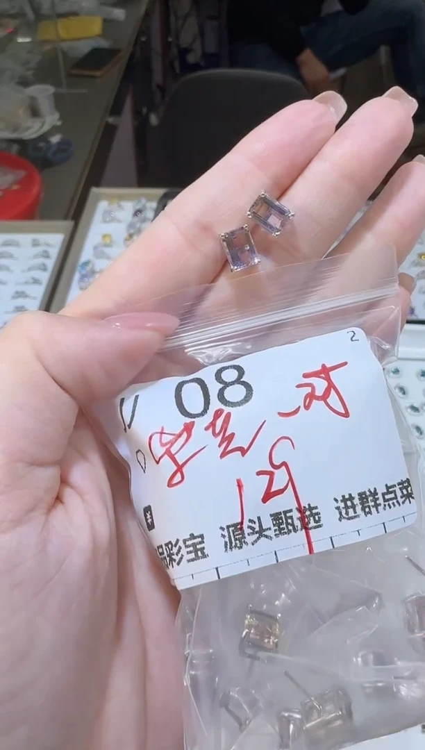 【闪购商品】水晶耳饰银S925镶嵌多样性发一对JJ08