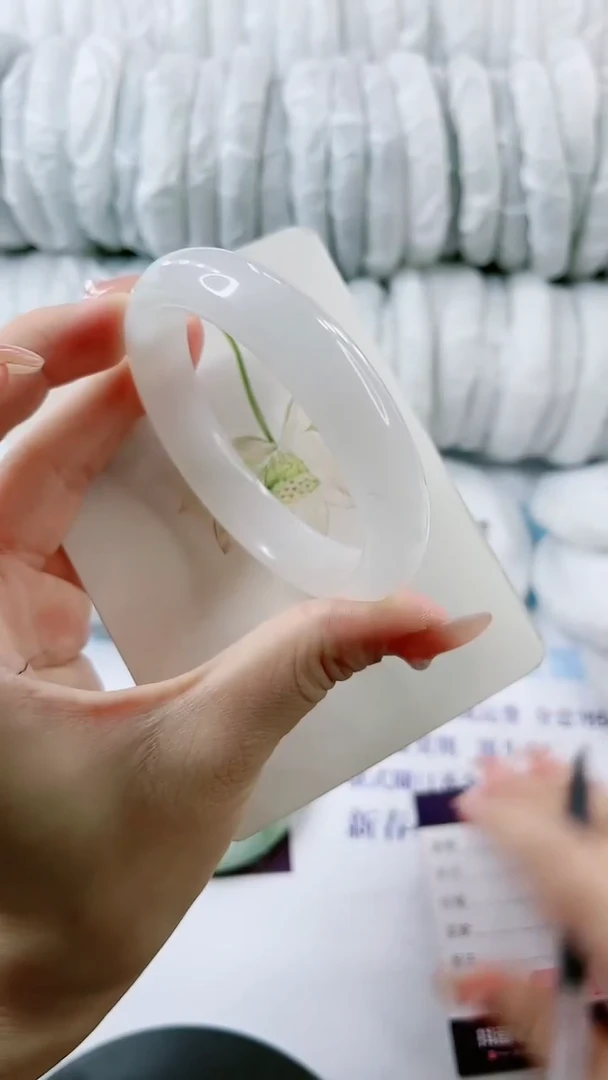 【闪购商品】石英质玉手镯未镶嵌0330468679-多样性发货