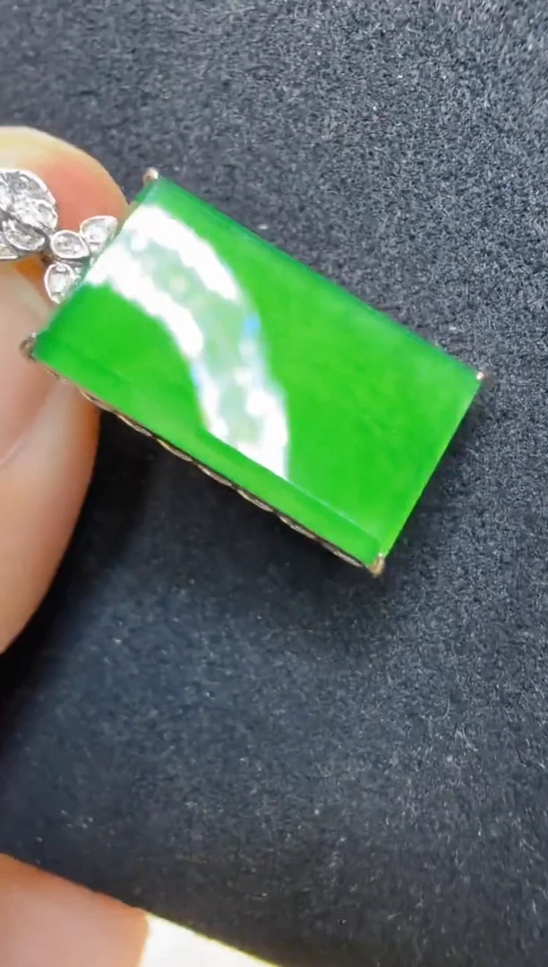 吊坠(不含链)18K金镶嵌翡翠多样性团购发一件