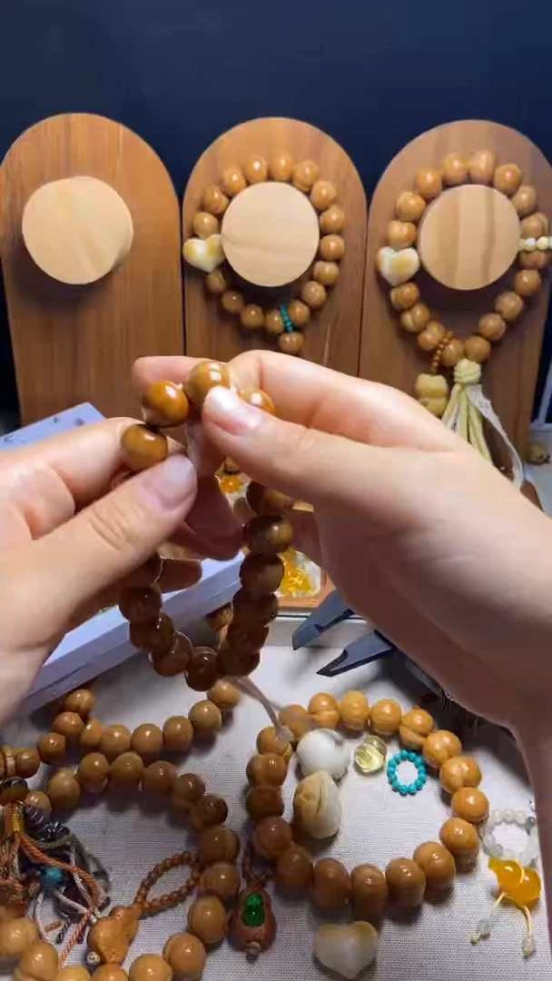手串猴头核桃玉全品新光面爱心黄跑环悟道猫吊坠奶油风流苏